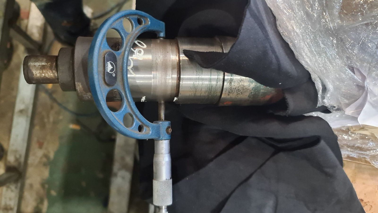 máy nén khí bị mòn cổ trục