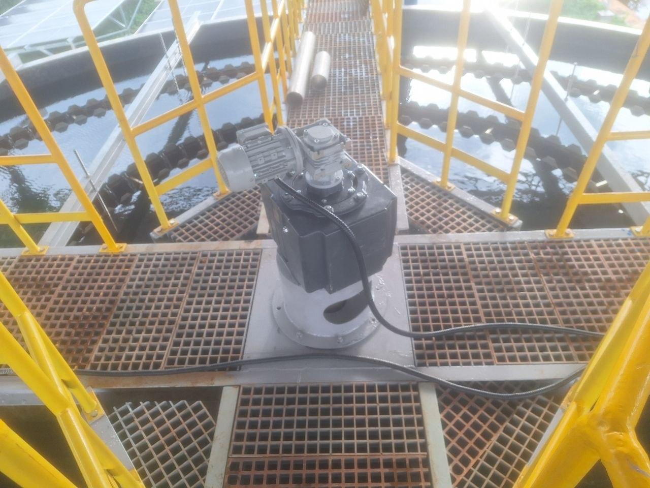 motor khuấy trong hệ thống gạt bùn