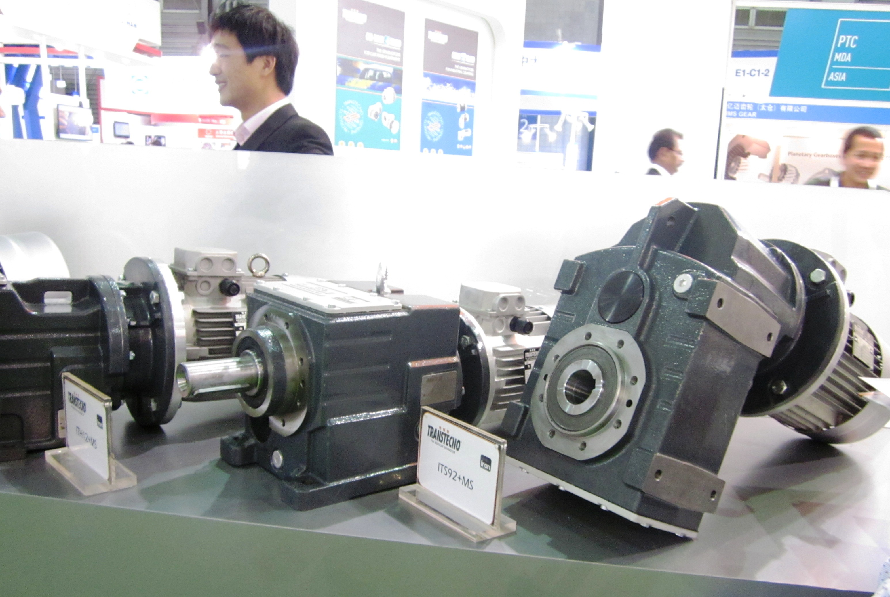 Giảm tốc trục thẳng