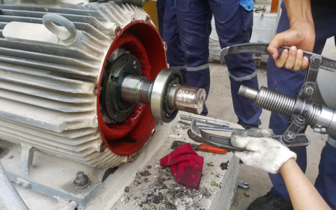 Phân Tích Sự Cố Động Cơ Điện Cấp Điện Nhưng Không Quay